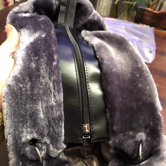 Womens large soft gray faux fur purse. Brand NEW - Picture 5 of 5